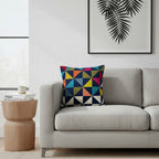 Cuscino in lana acrilica con ricamo geometrico colorato 45x45 cm