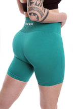 Shorts smeraldo modello EVA a vita alta senza cuciture